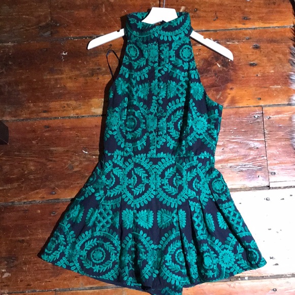 Green brocade romper - Picture 3 of 4